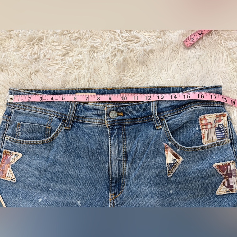 Pilcro The Slim Boyfriend Jeans  - Size 32 - Picture 10 of 10